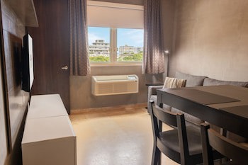 Ciqala Suites Hotel