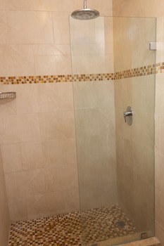 Ciqala Suites Hotel