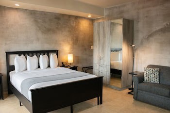 Ciqala Suites Hotel