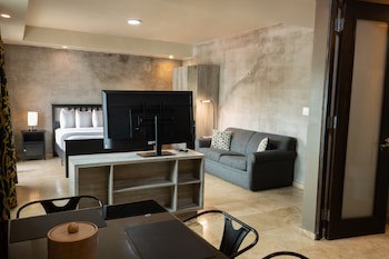 Ciqala Suites Hotel