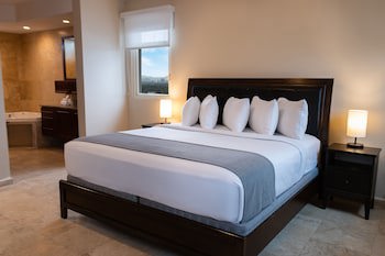 Ciqala Suites Hotel