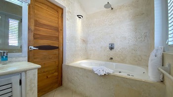 Albachiara Hotel