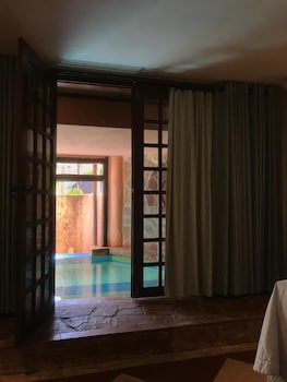 Dayo Hotel