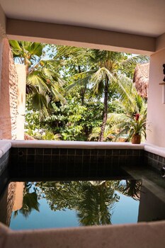 Dayo Hotel