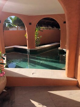 Dayo Hotel