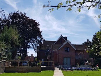 Anand Lodge