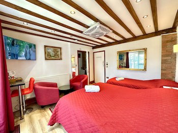 Anand Lodge