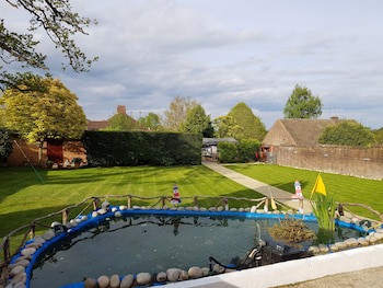 Anand Lodge