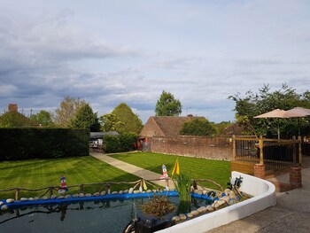 Anand Lodge