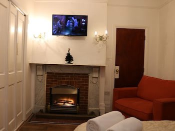 Anand Lodge