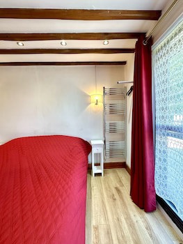 Anand Lodge