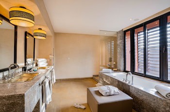 Al Maaden Villahotel & Spa