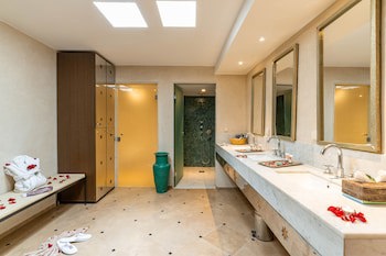 Al Maaden Villahotel & Spa