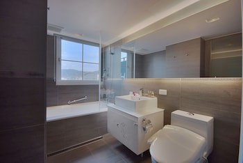Forward Hotel Nangang