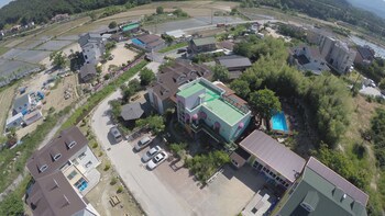 Bellus Rose Pension Hotel