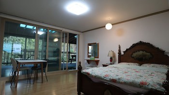 Bellus Rose Pension Hotel