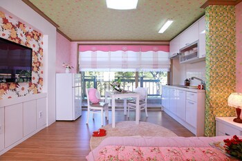 Bellus Rose Pension Hotel