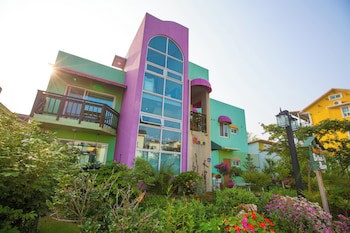 Bellus Rose Pension Hotel
