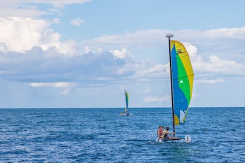 Almond Beach Resort At Jaguar Reef