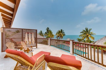 Almond Beach Resort At Jaguar Reef