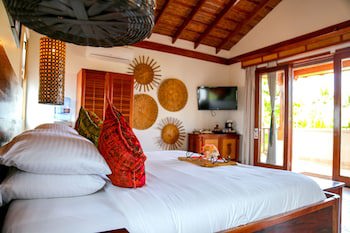 Almond Beach Resort At Jaguar Reef