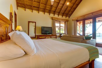 Almond Beach Resort At Jaguar Reef