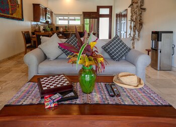 Almond Beach Resort At Jaguar Reef