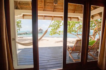 Almond Beach Resort At Jaguar Reef
