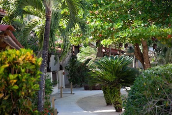 Almond Beach Resort At Jaguar Reef