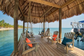 Almond Beach Resort At Jaguar Reef