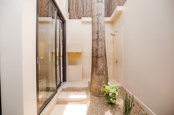 Almond Beach Resort At Jaguar Reef