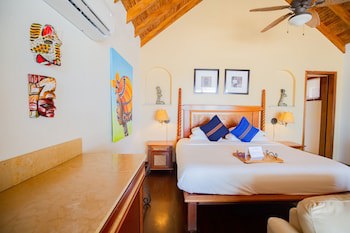 Almond Beach Resort At Jaguar Reef