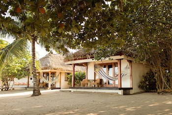 Almond Beach Resort At Jaguar Reef