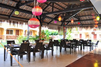 Slam's Garden Dive Resort