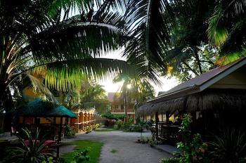 Slam's Garden Dive Resort