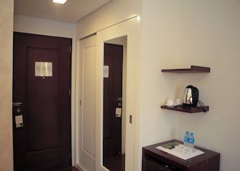 Casablanca Suites Near Airport