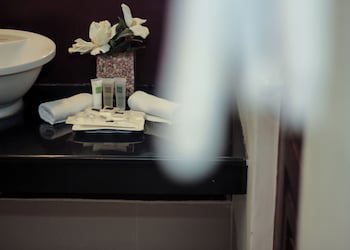 Casablanca Suites Near Airport