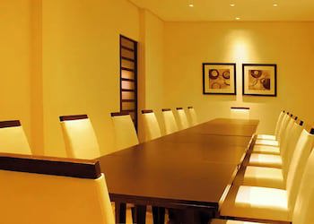 Casablanca Suites Near Airport