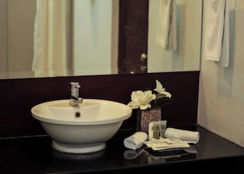 Casablanca Suites Near Airport