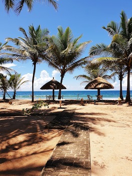 Oasey Beach Hotel