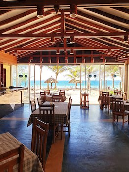 Oasey Beach Hotel