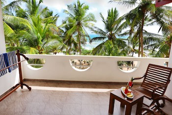 Oasey Beach Hotel