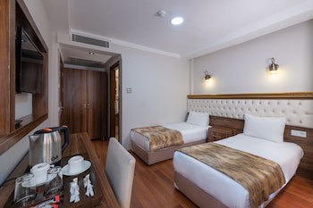 Aristocrat Hotel