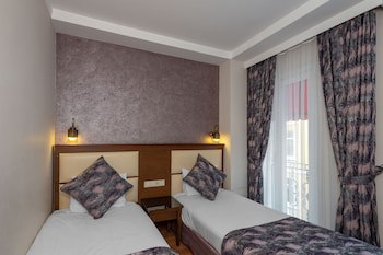 Aristocrat Hotel
