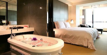 The Crystal Resort Sun Moon Lake