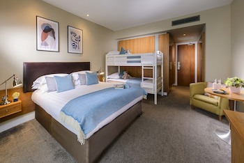 The Manor West Hotel & Leisure Club