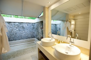 Diamonds Thudufushi Maldives Resort & Spa