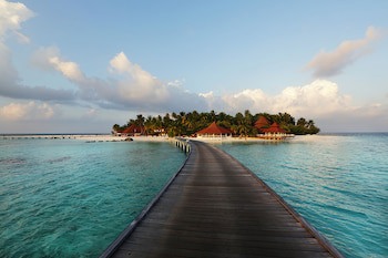 Diamonds Athuruga Maldives Resort & Spa