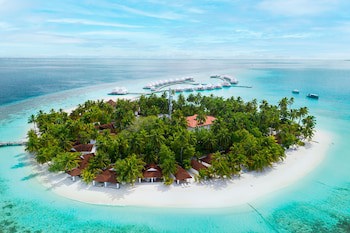 Diamonds Athuruga Maldives Resort & Spa