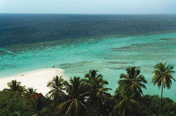Diamonds Athuruga Maldives Resort & Spa